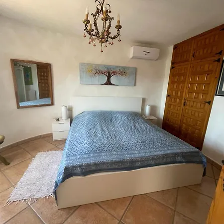 - 2 Bedrooms - Kitchen - Shared Pool - View