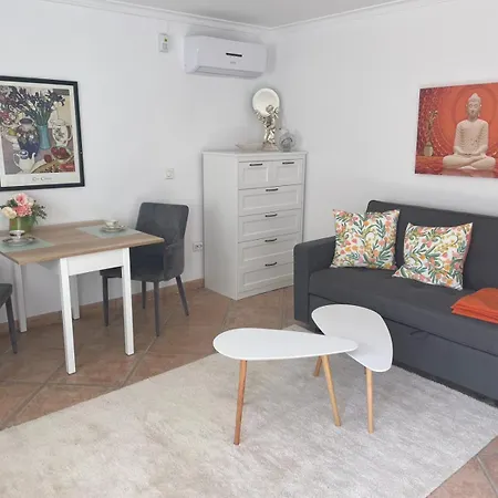 Lejlighed - 2 Bedrooms - Kitchen - Shared Pool - View *