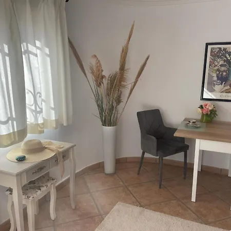 Lejlighed - 2 Bedrooms - Kitchen - Shared Pool - View Pego