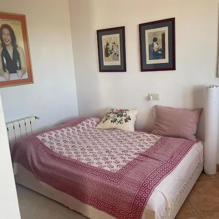 - 2 Bedrooms - Kitchen - Shared Pool - View Pego