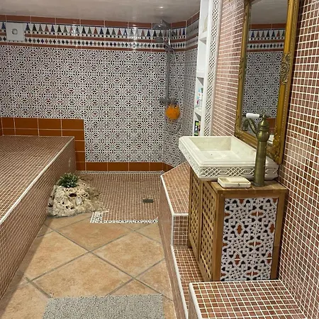 - 2 Bedrooms - Kitchen - Shared Pool - View