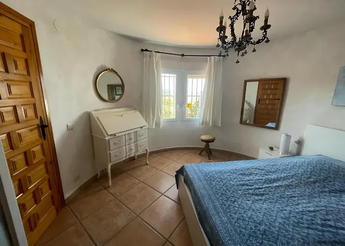 - 2 Bedrooms - Kitchen - Shared Pool - View