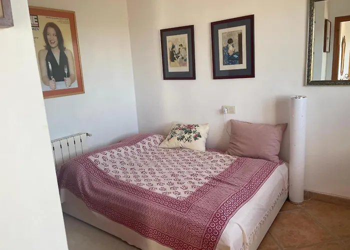 - 2 Bedrooms - Kitchen - Shared Pool - View Pego