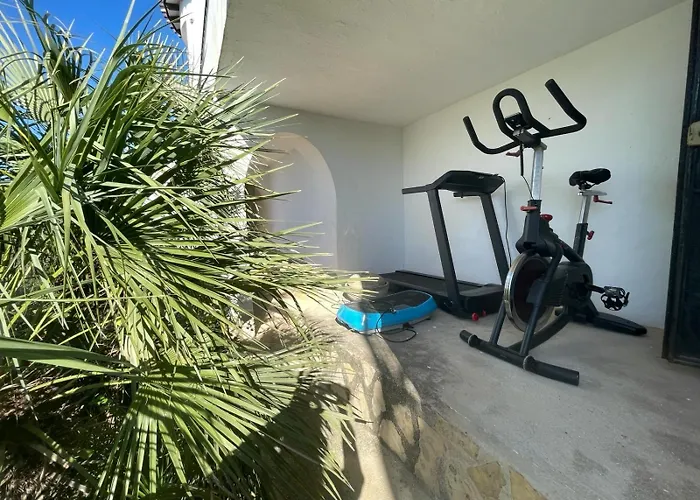 - 2 Bedrooms - Kitchen - Shared Pool - View *
